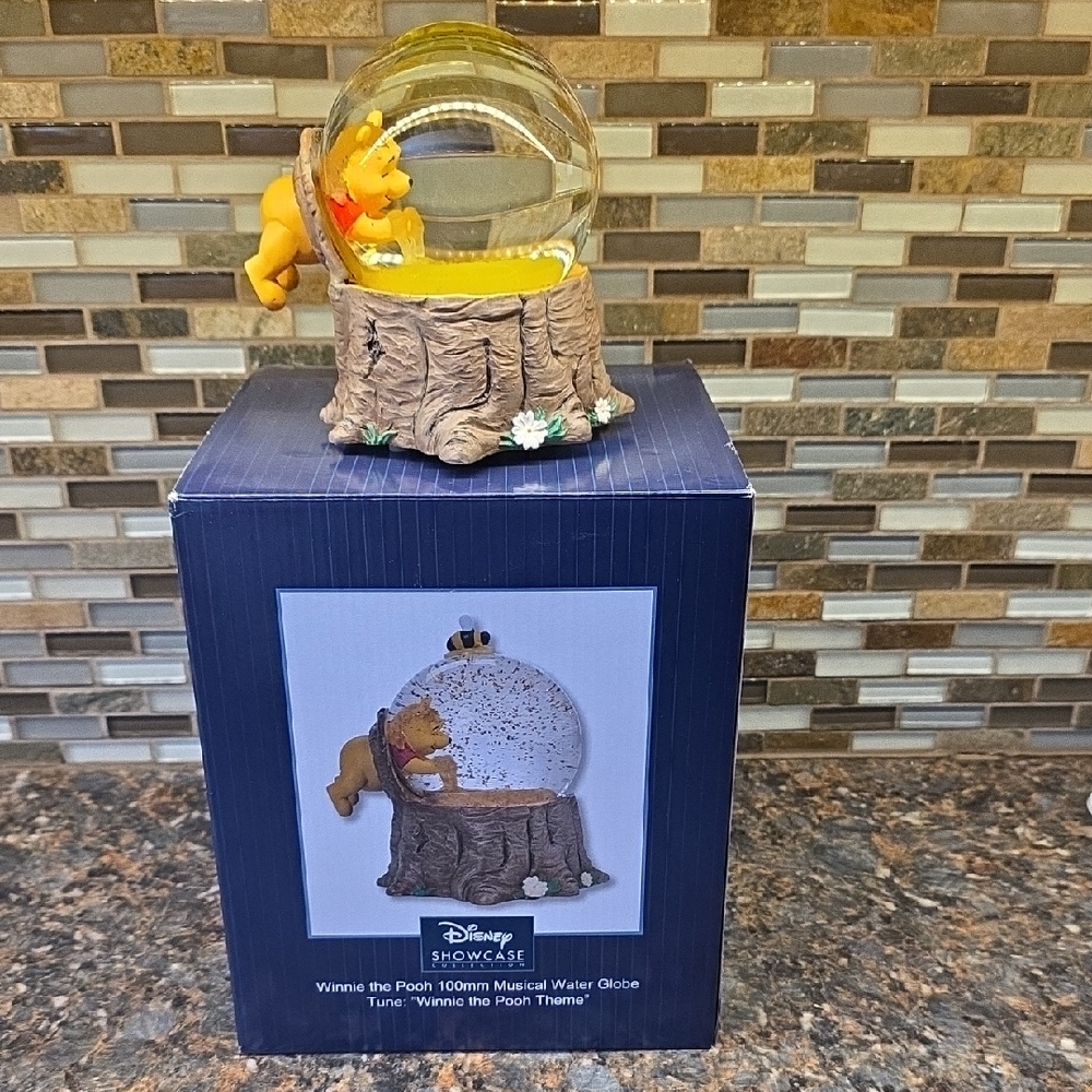 Precious Moments Winnie the Pooh Musical Water Globe - Yellow and Brown